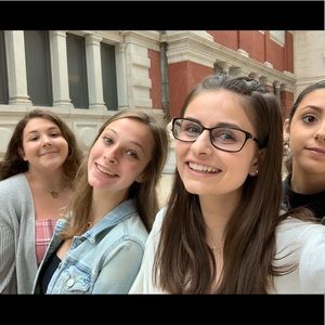 Meet your Posher, Elizabeth